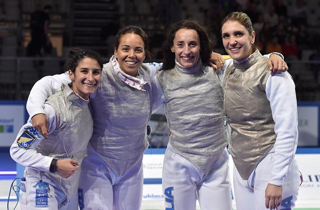 La squadra di Fioretto Femminile, da sinistra: Francesca Palumbo, Alice Volpi, Elisa Di Francisca, Arianna Errigo (Foto: BizziTeam)