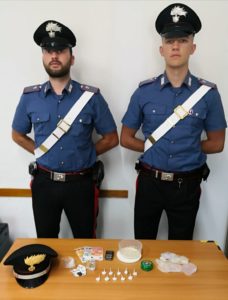 I carabinieri di Marotta con la droga sequestrata