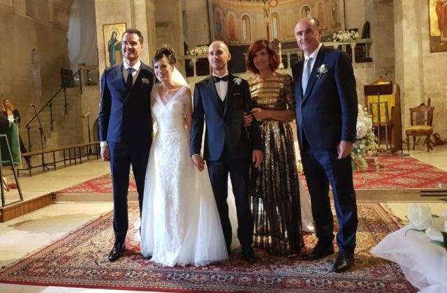 nozze Luna Gli sposi con la famiglia Luna (padre, madre e fratello della sposa)