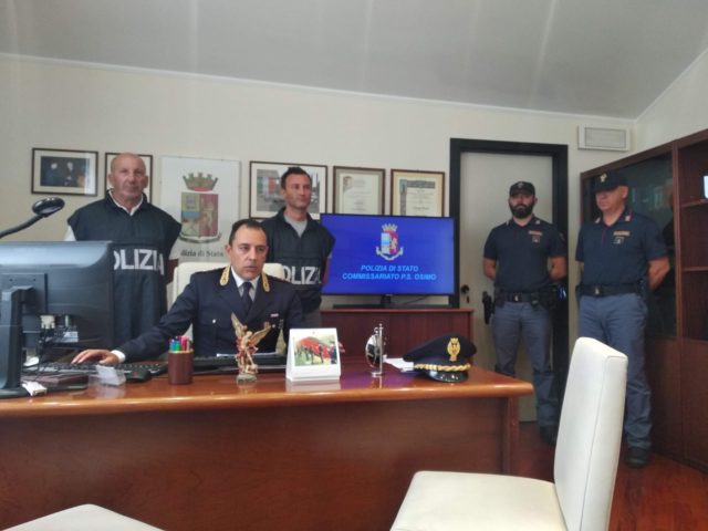 Il dirigente del commissariato di Osimo Giuseppe Todaro