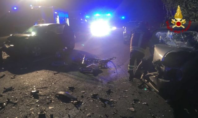 Il tragico sinistro intorno alle 6.15 sulla strada provinciale 127 che conduce a San Severino Marche.