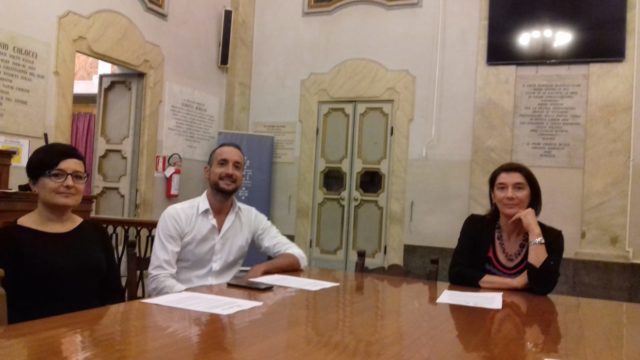 La presentazione di Job Club. Da sinistra Giulia Bellagamba (Informagiovani), Daniele Orazi (psicologo) e l'assessora Marisa Campanelli La presentazione di Job Club. Da sinistra Giulia Bellagamba (Informagiovani), Daniele Orazi (psicologo) e l'assessora Marisa Campanelli