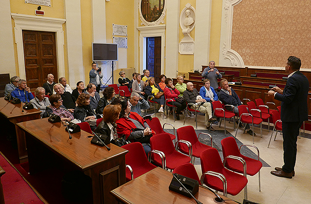 L'incontro tra il sindaco di Senigallia Maurizio Mangialardi e il comitato "tombe ipogee"