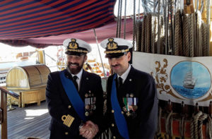 Da sinistra: il Capitano di Vascello Gianfranco Bacchi e il Capitano di Vascello Stefano Costantino