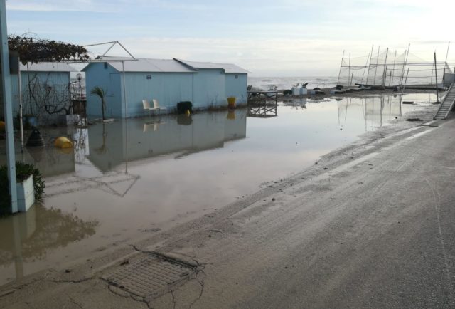 I danni della mareggiata che ha coinvolto Marina di Montemarciano I danni della mareggiata che ha coinvolto Marina di Montemarciano