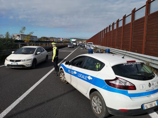 La Polizia locale sul luogo dell'incidente a Senigallia