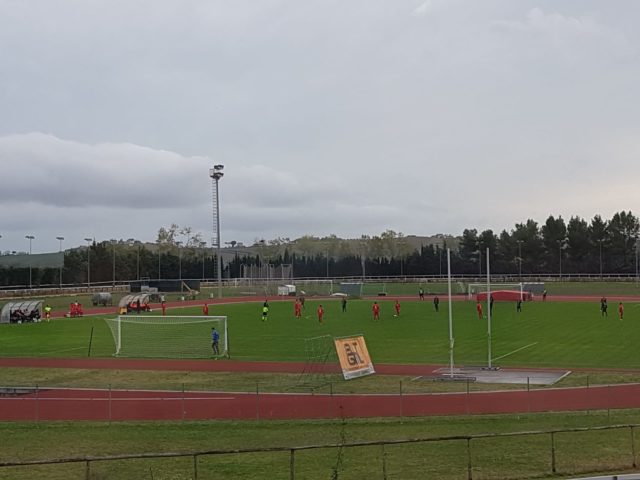 Valdichienti Ponte e Anconitana al calcio di inizio Valdichienti Ponte e Anconitana al calcio di inizio