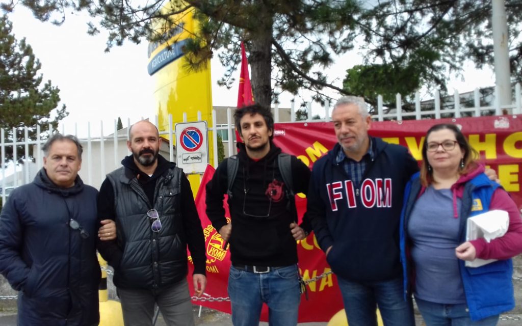 Da sinistra Tiziano Beldomenico, Lorenzo Morganti, Giacomo Scaloni, Maurizio Gabrielli e Francesca Casavecchi ai cancelli Cnh