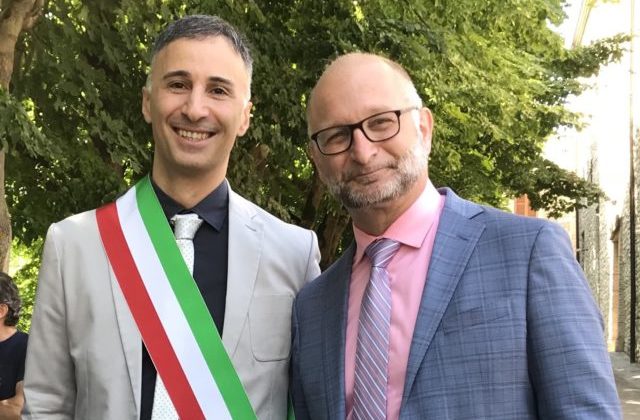 Il sindaco di Genga Marco Filipponi con il ministro canadese della Giustizia David Lametti