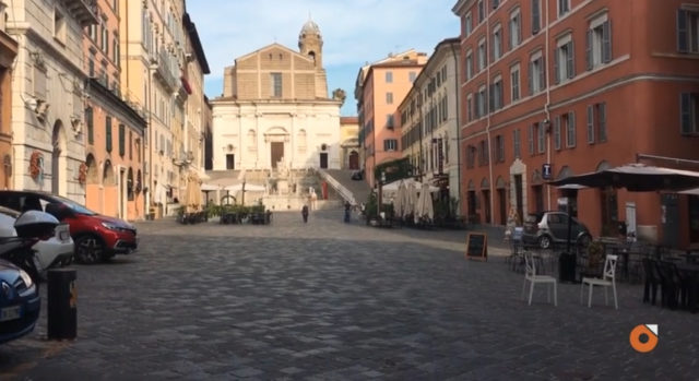 Piazza del Papa, Ancona