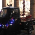Uno dei mezzi dei babbi Natale in moto al Foro annonario di Senigallia