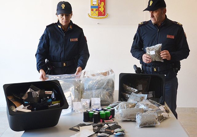La droga sequestrata dalla Polizia a Senigallia