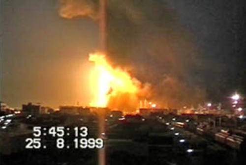 Falconara ricorda l’incendio alla raffineria Api del 25 agosto 1999