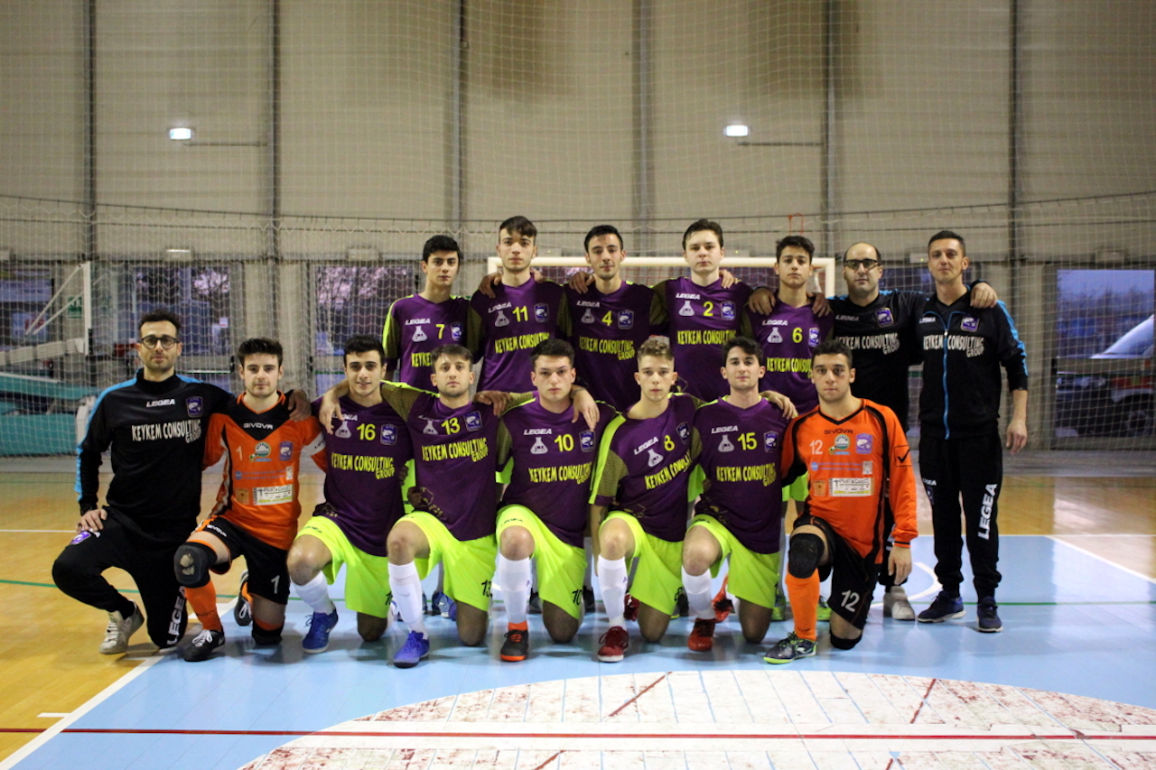 La formazione Under 21 dell'Apd Cerreto calcio a 5 che ha vinto la Coppa Marche di categoria