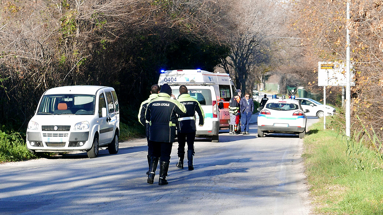 L'incidente avvenuto a Senigallia: i soccorsi sul posto