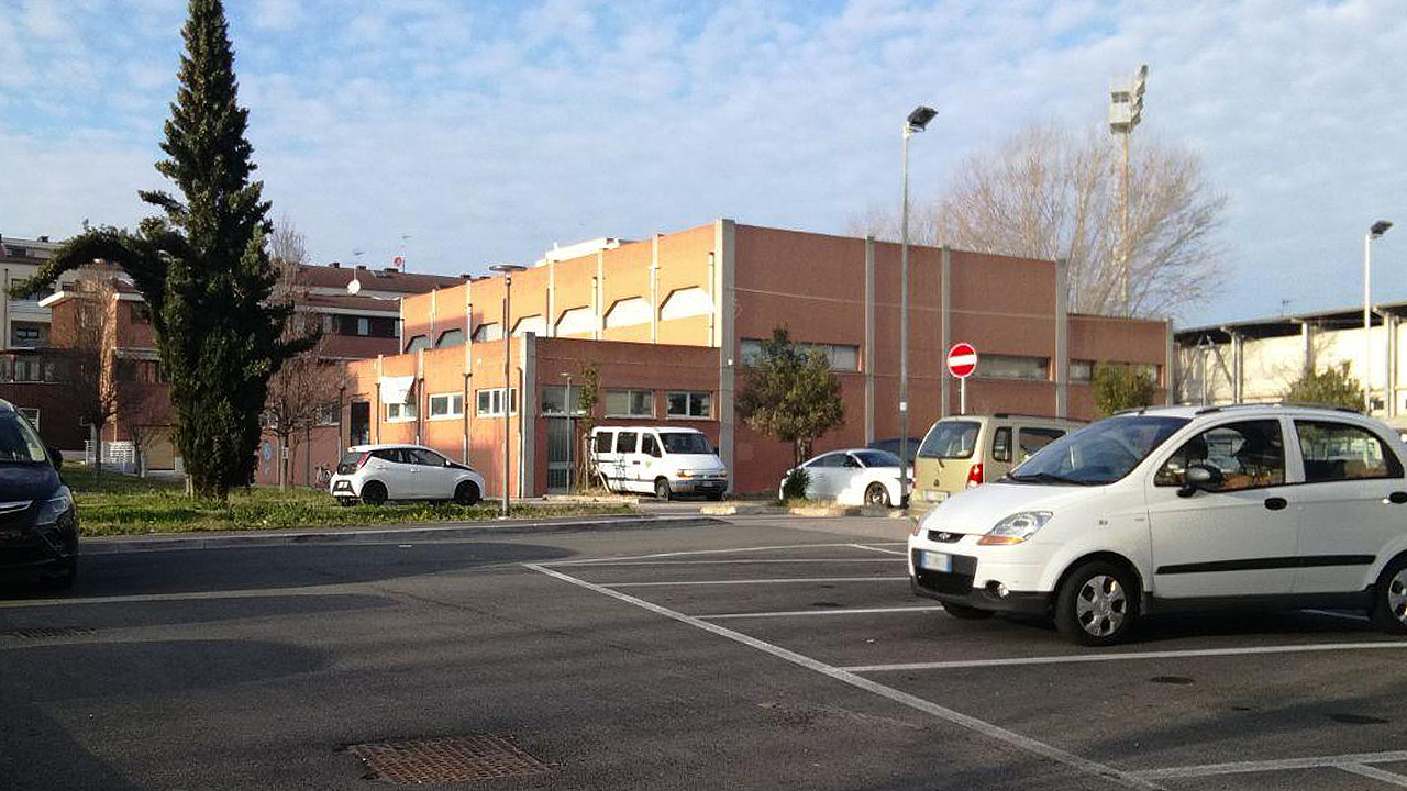 Il palazzetto di via Campo Boario a Senigallia e i parcheggi