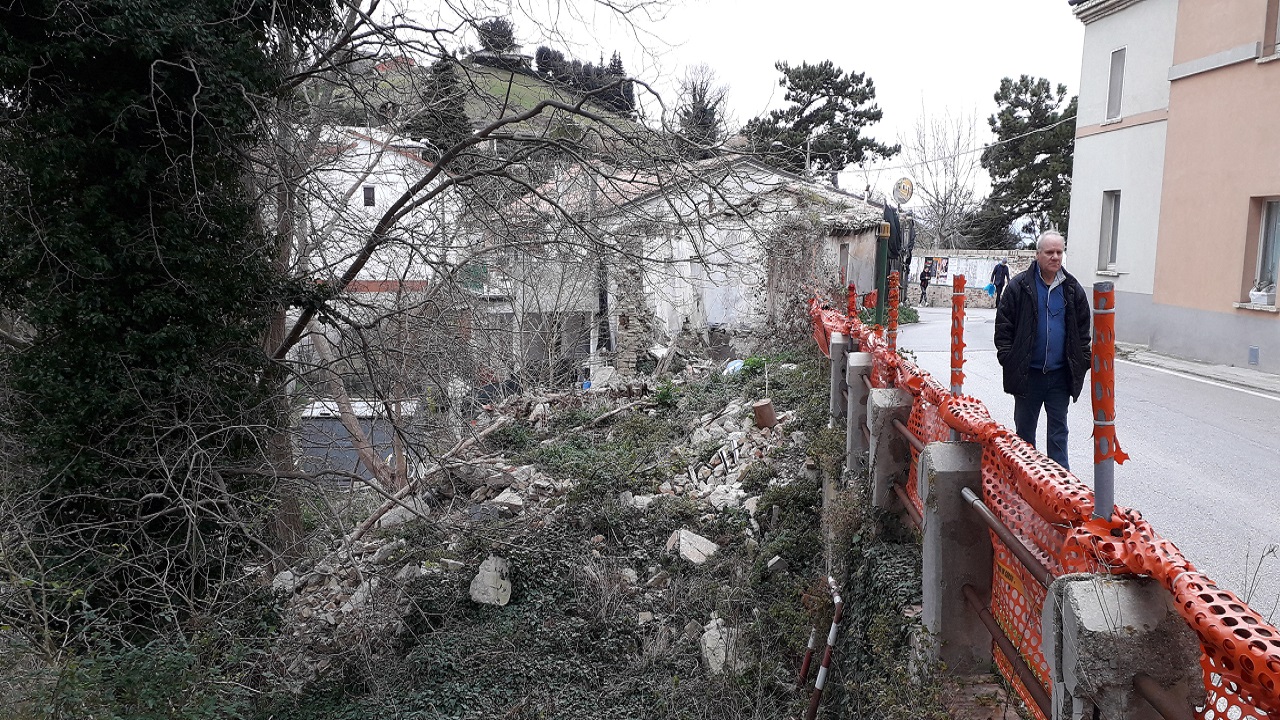 Ancona, discarica a cielo aperto