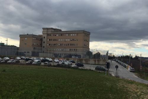 Autolesionismo e tentato suicidio a Montacuto, la protesta dei detenuti. Cgil: «Nelle Marche manca personale»