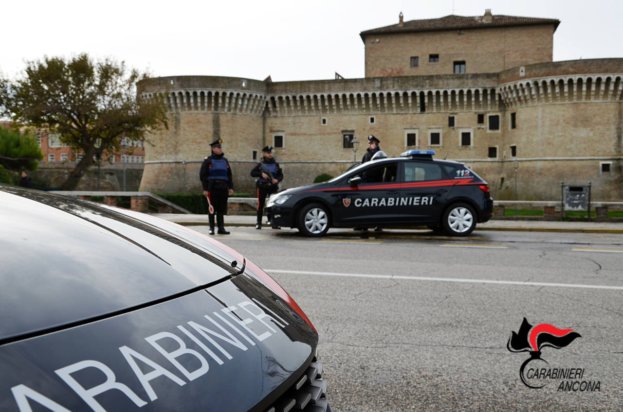 I controlli dei carabinieri a Senigallia