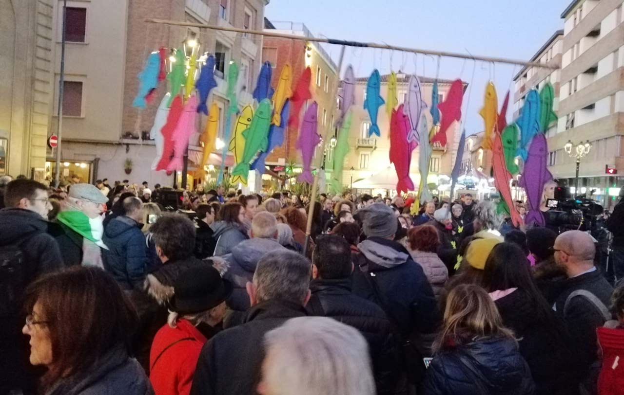 Le Sardine a Pesaro