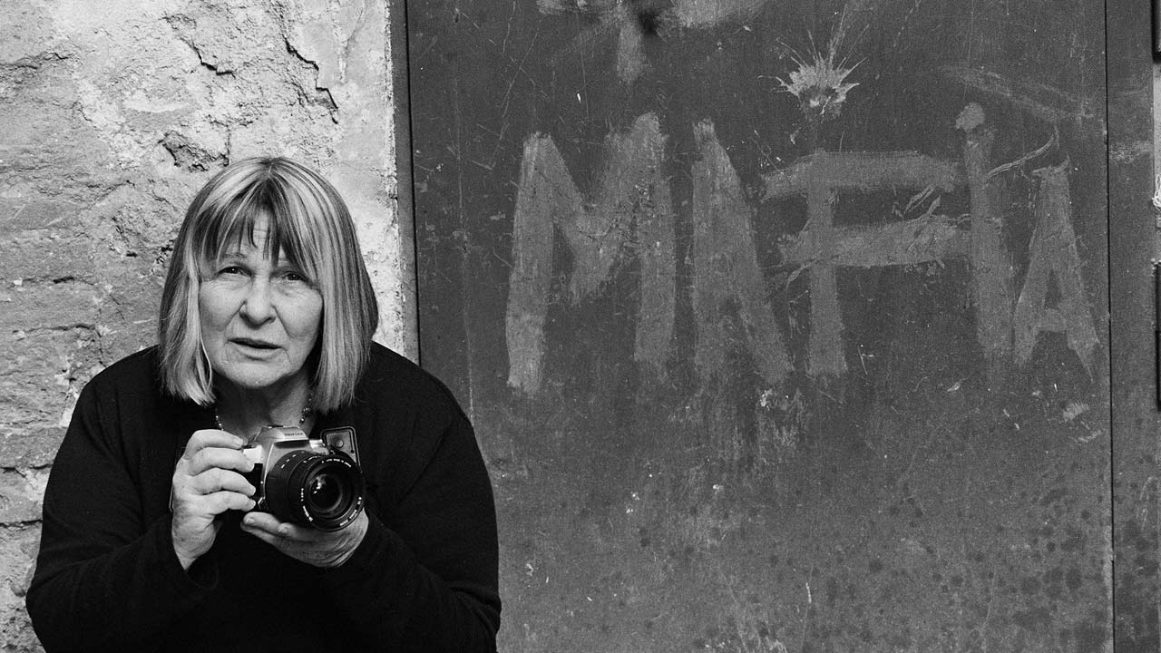 Letizia Battaglia, la "fotografa della mafia" si racconta: «Amo la  gentilezza» - Notizie Cultura - CentroPagina - Cronaca e attualità dalle  Marche