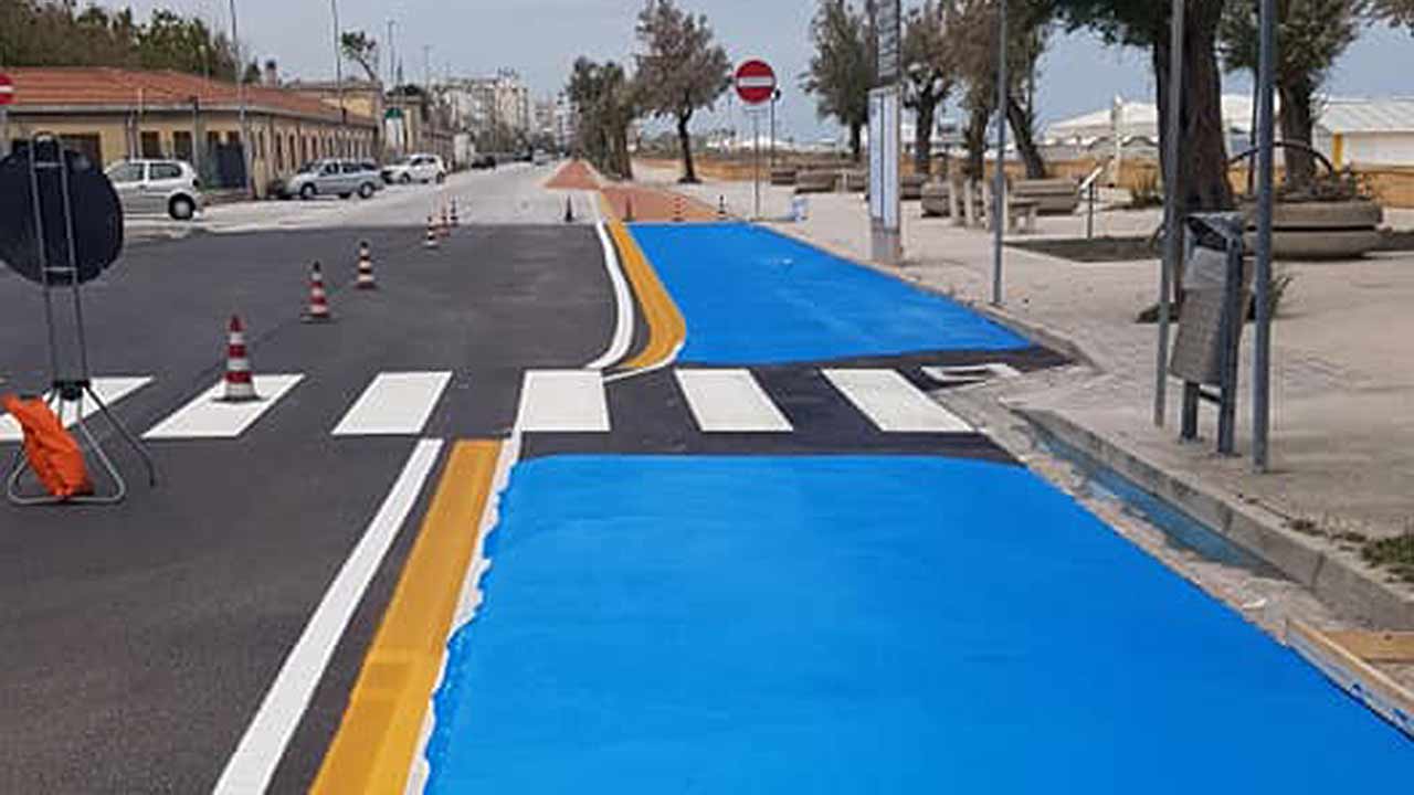 La nuova pista ciclabile sul lungomare Da Vinci di Senigallia