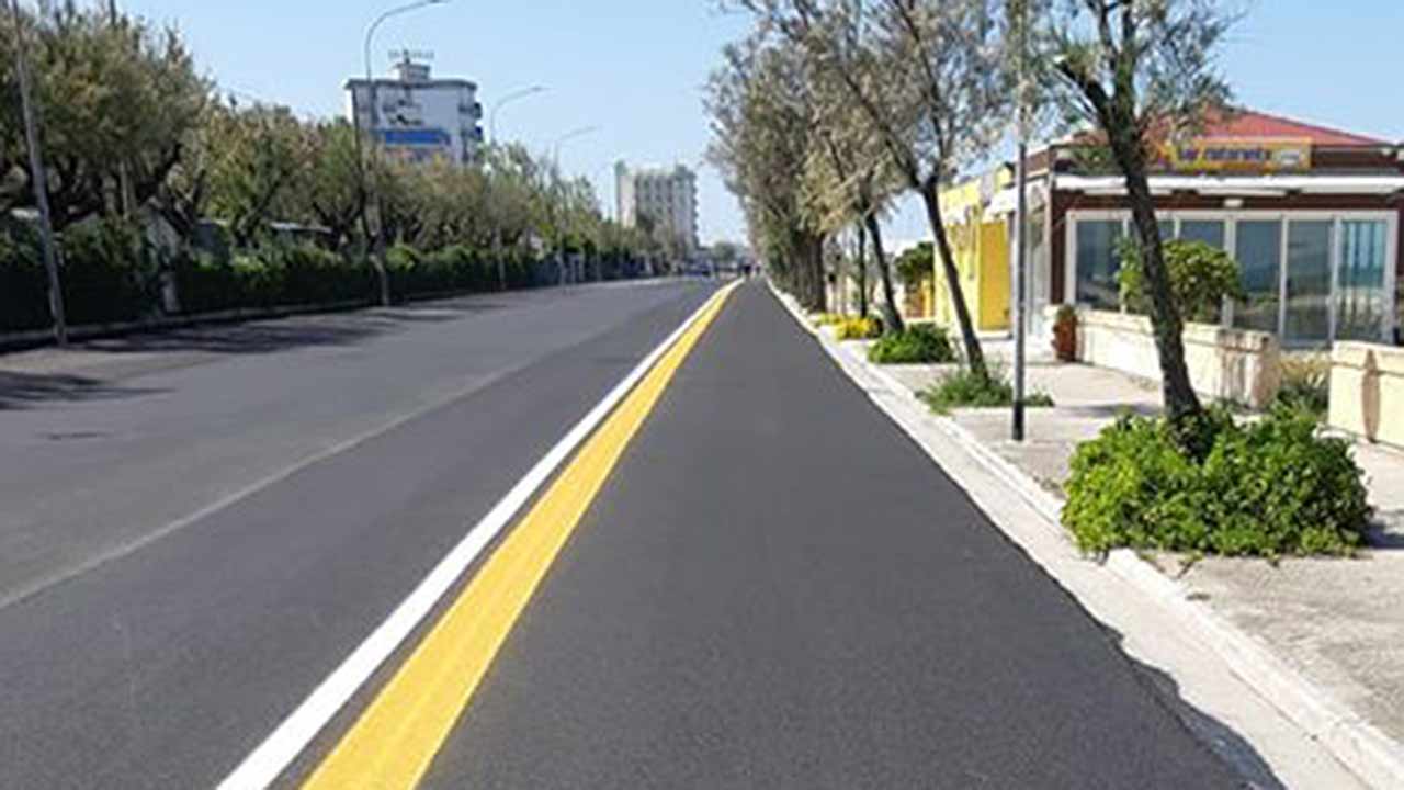 La nuova pista ciclabile sul lungomare Da Vinci di Senigallia