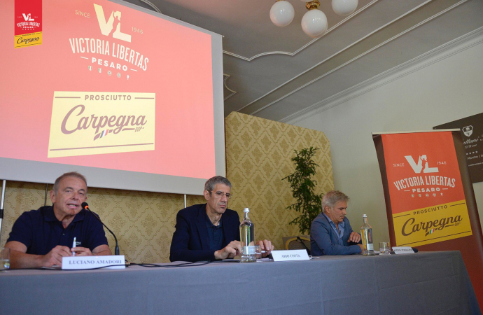VL Pesaro, i dirigenti in conferenza stampa