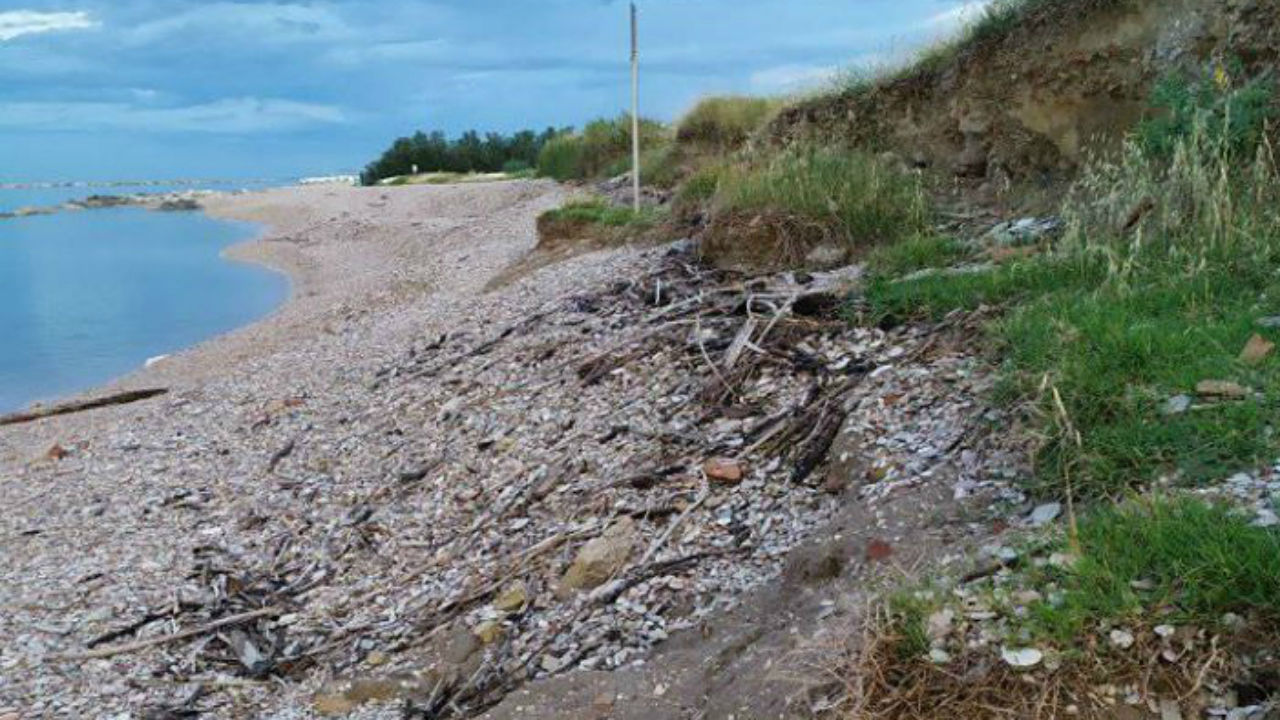 Spiaggia in stato di abbandono - foto Giorgio Ci