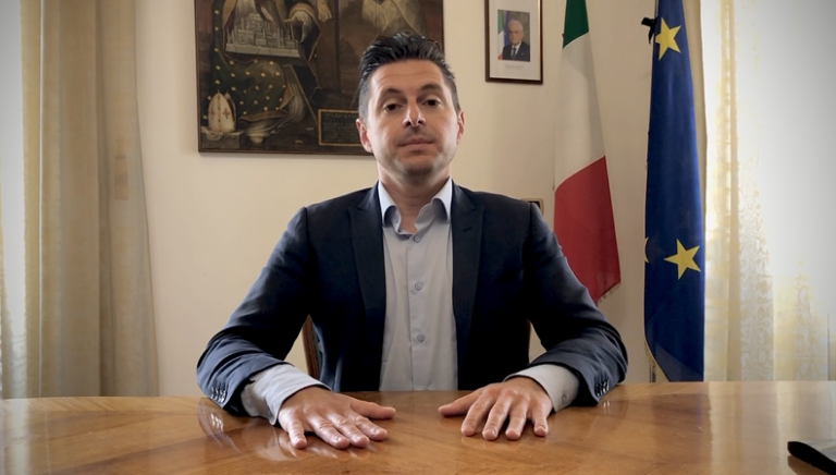 Il sindaco di Ascoli Piceno Marco Fioravanti