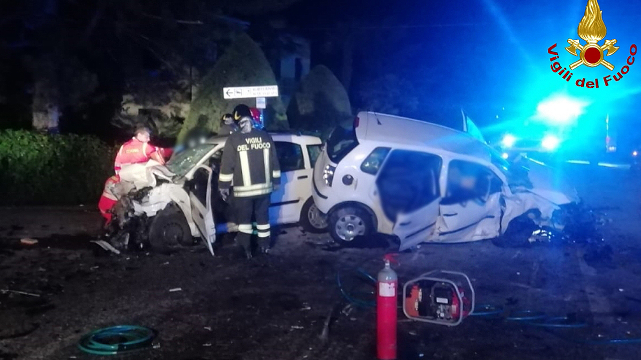 L'incidente avvenuto a Serra de' Conti: i soccorsi e le auto distrutte, incidenti stradali, sinistri
