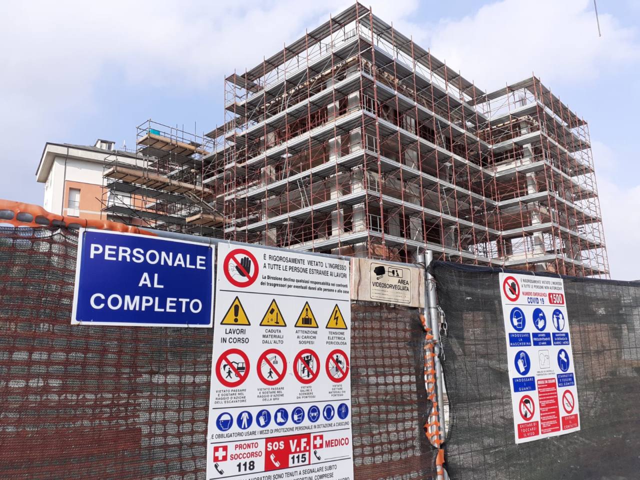 Il cantiere della Torre Erap a Jesi prima dello stop ai lavori