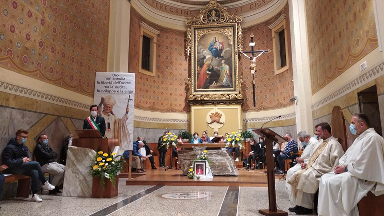 La messa a Trecastelli per san Giovanni Paolo II, patrono della città
