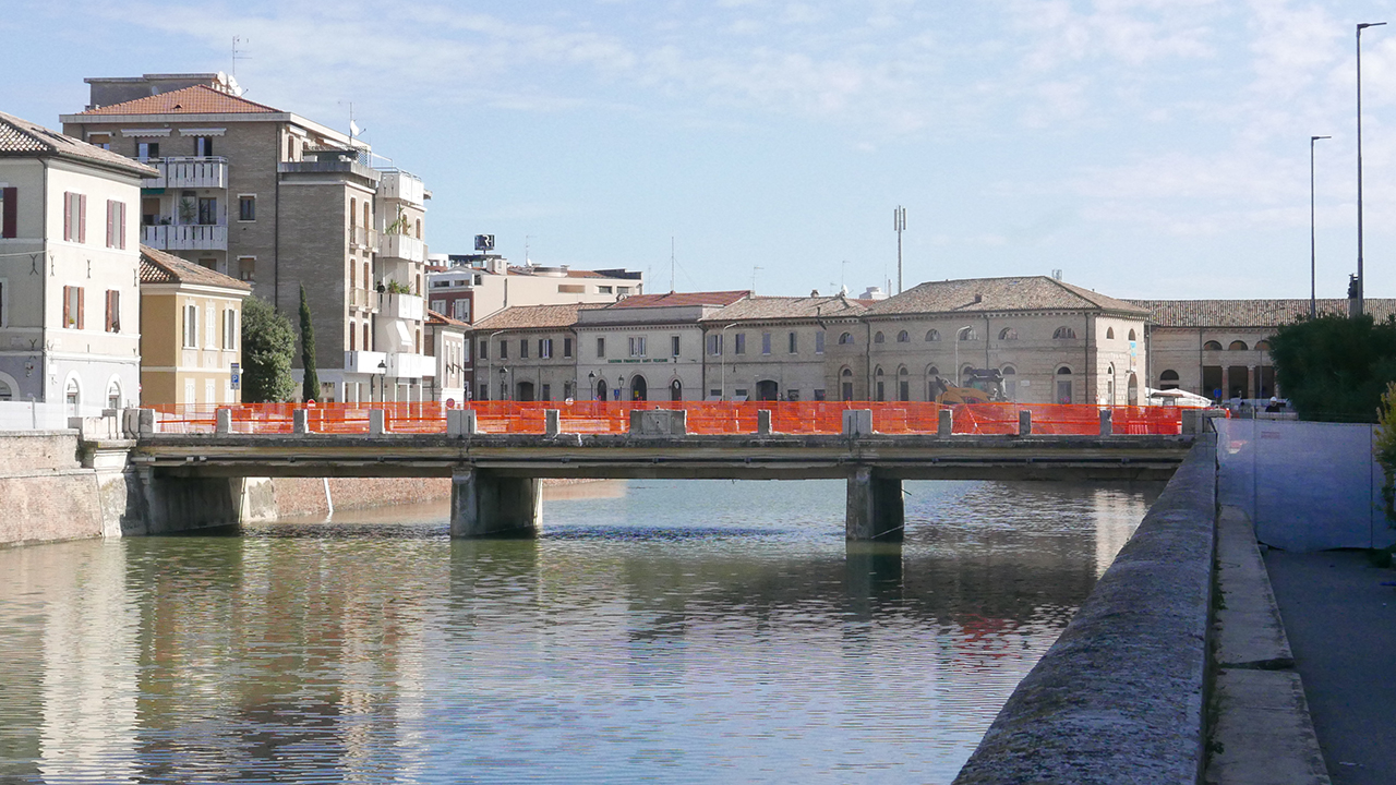 I lavori su ponte II Giugno a Senigallia