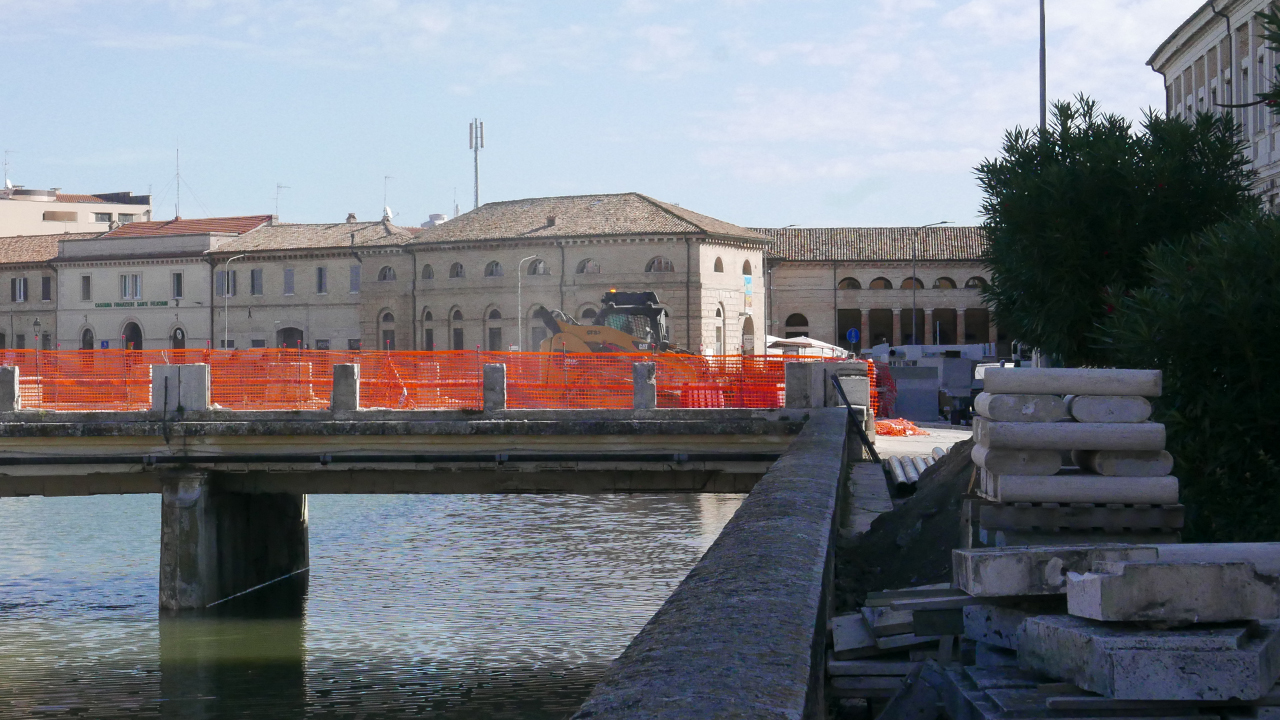 I lavori su ponte II Giugno a Senigallia