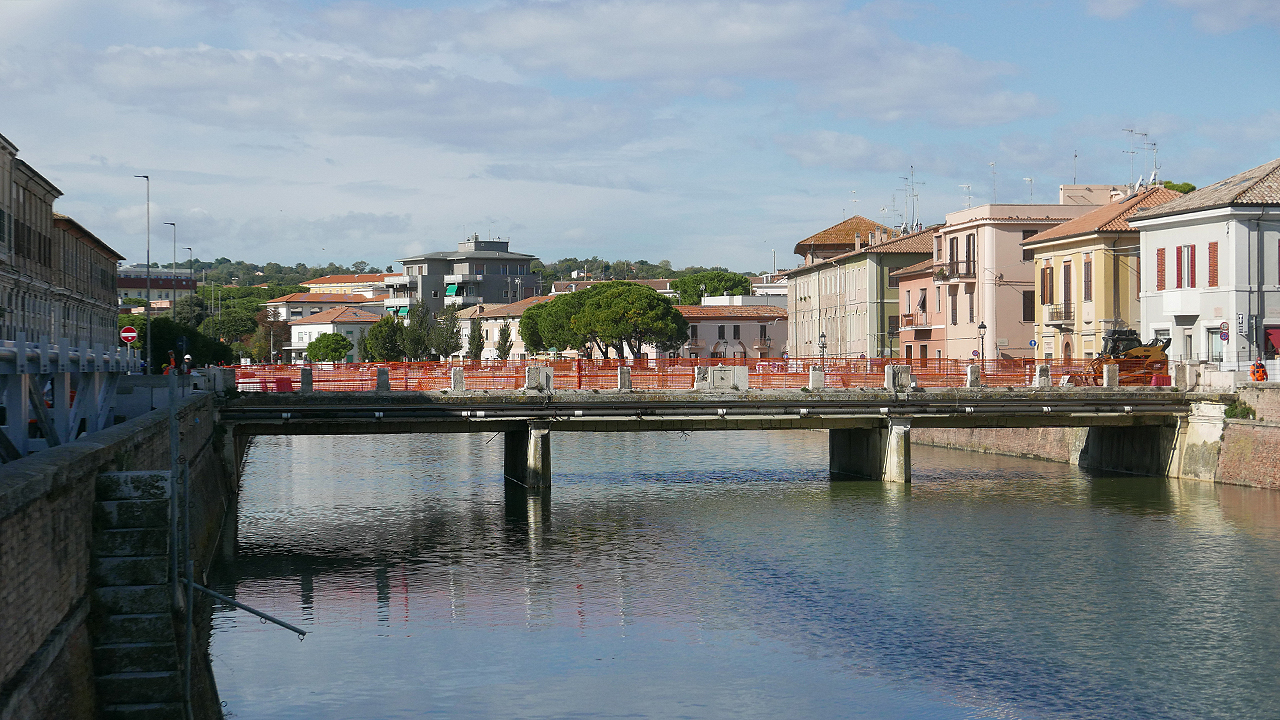 I lavori su ponte II Giugno a Senigallia