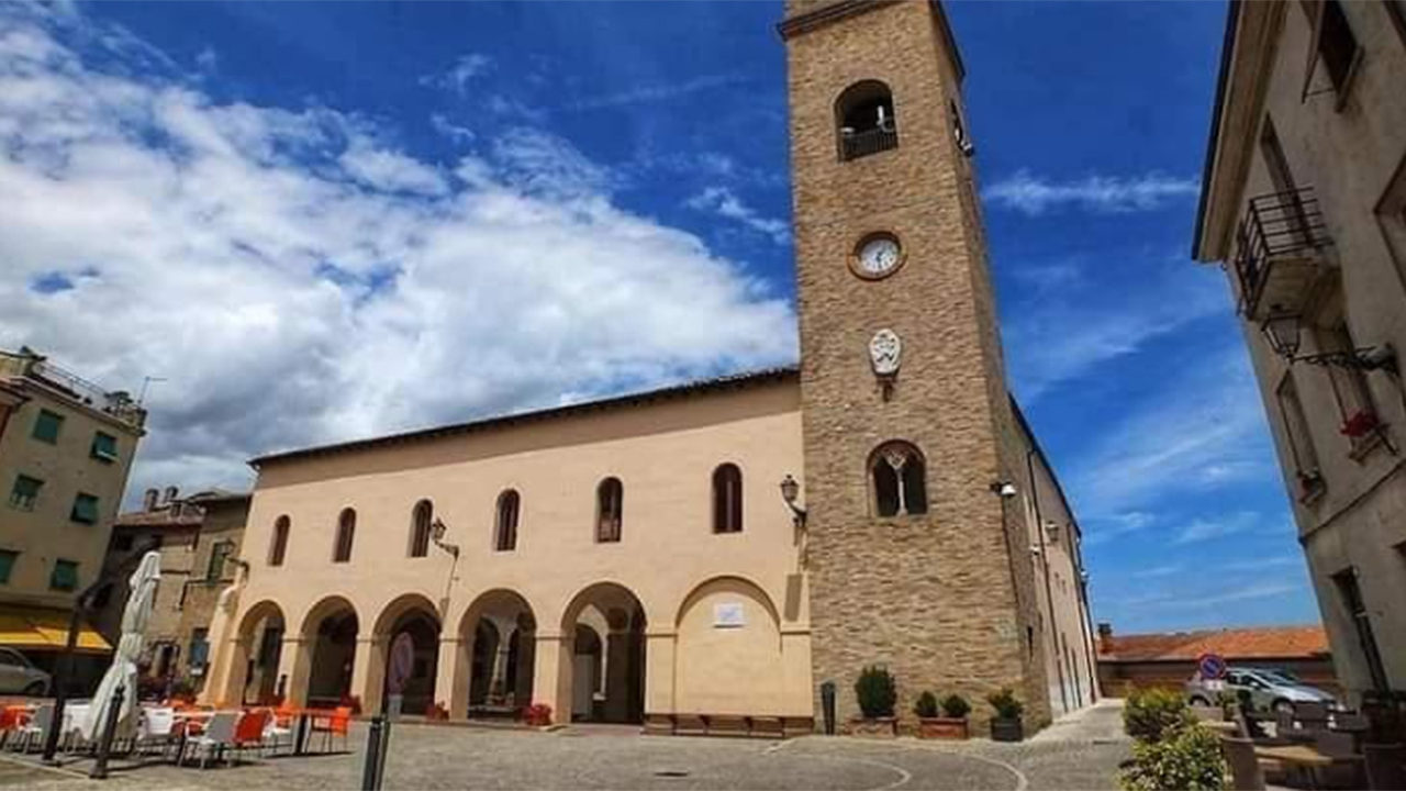 Il complesso monumentale di san Francesco al Mercatale, in piazza della Libertà a Ostra Vetere