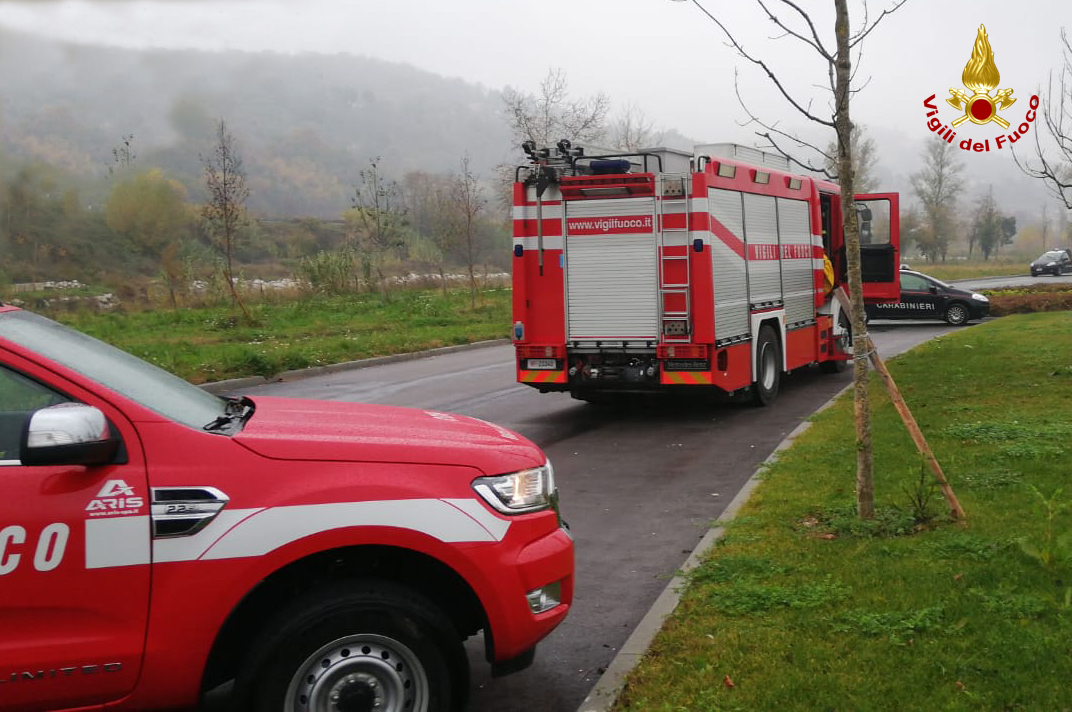 Vigile del fuoco, Jesi, vicino fiume Esino