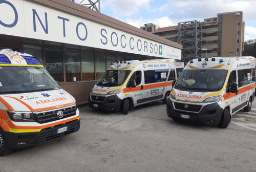 Ancona, dà in escandescenza al pronto soccorso: interviene la polizia