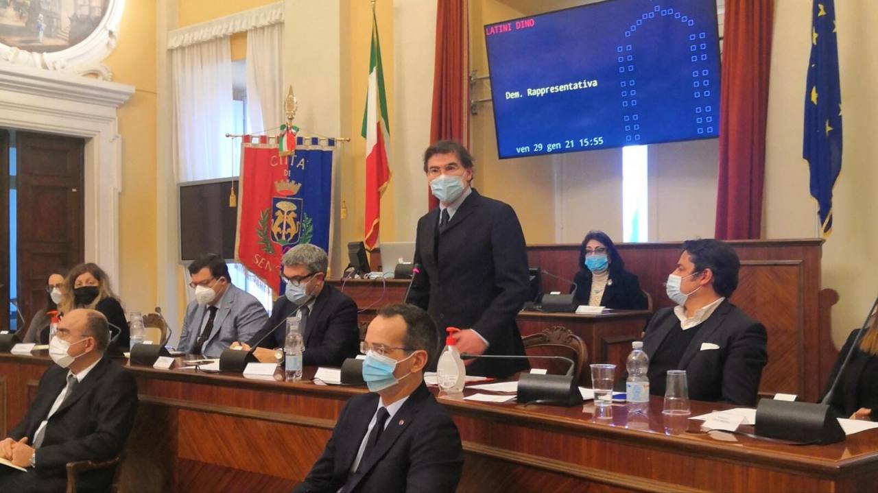 Il presidente dell’assemblea legislativa delle Marche, Dino Latini, ha ieri 29 gennaio partecipato alla seduta del consiglio comunale di Senigallia