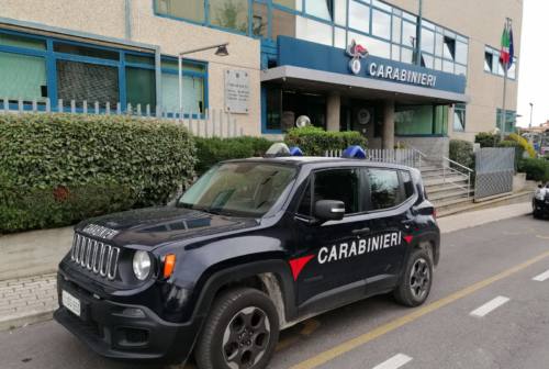 Pesaro, urla in strada «Mi hanno violentata»: indagano i carabinieri