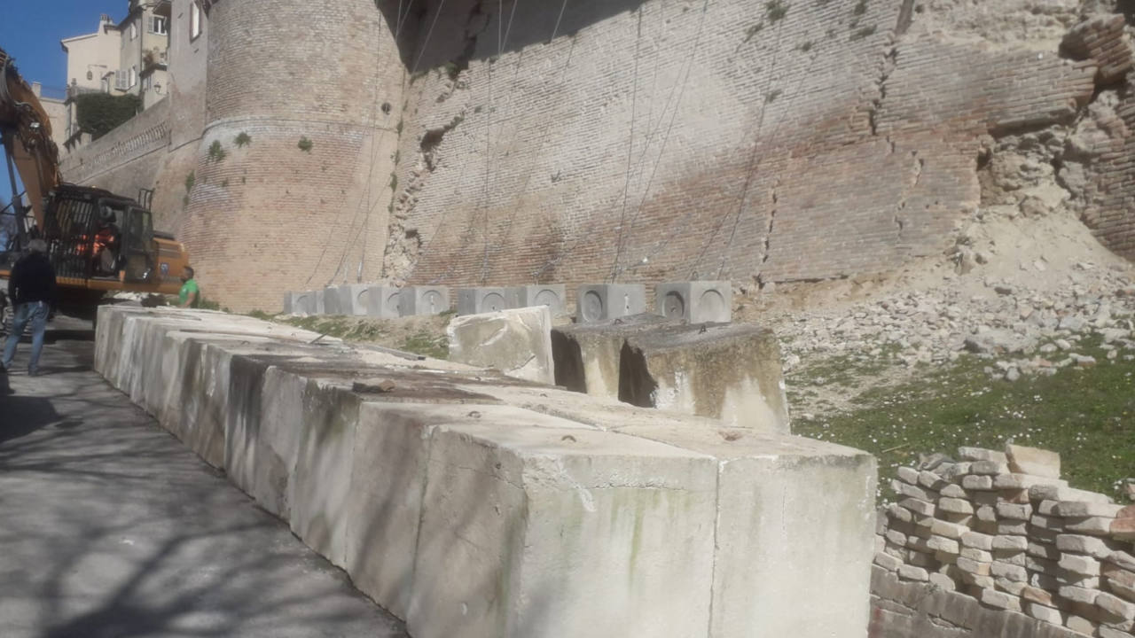 Corinaldo, partono i lavori di messa in sicurezza della cinta muraria