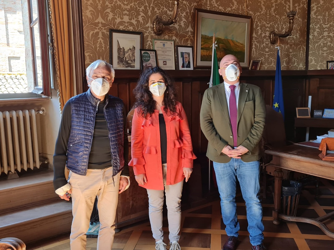 Da sinistra: il presidente della Asso Luigi Persiani, Lara Gabbanelli e il sindaco Simone Pugnaloni