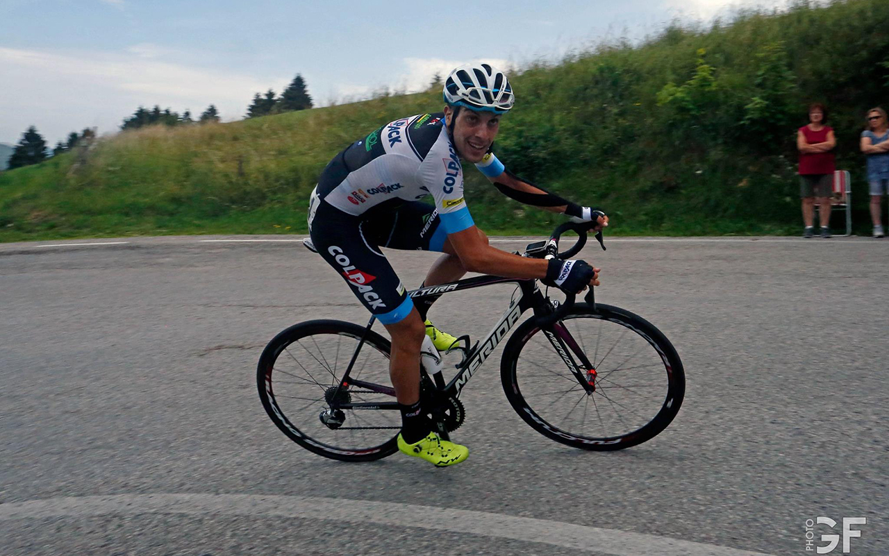 Giovanni Carboni in azione (Foto tratta dal profilo facebook del ciclista)