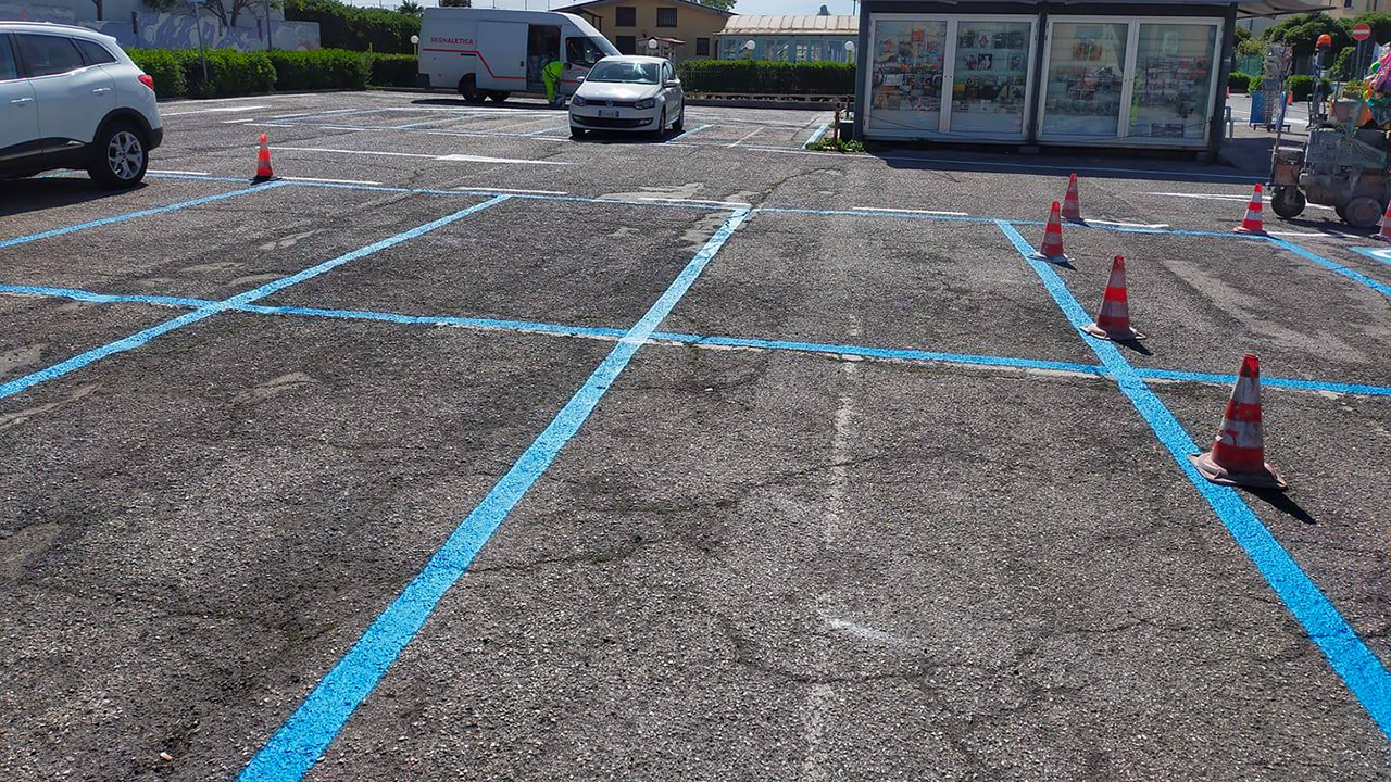 Parcheggi a strisce blu