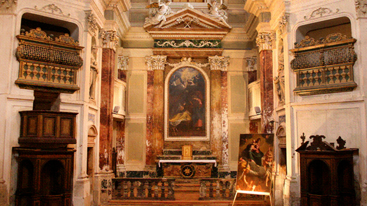 L'interno della chiesa dei santi Giuseppe e Filippo a Ostra