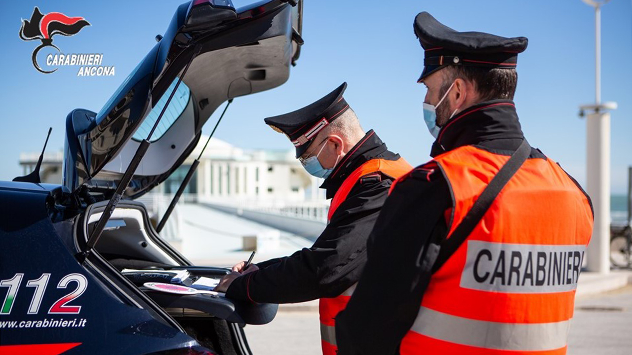 I controlli dei carabinieri a Senigallia