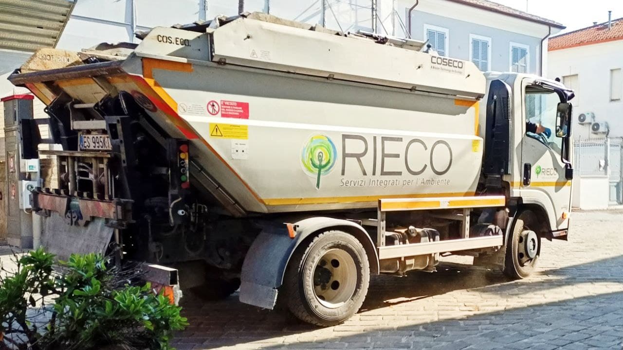 Rieco, Senigallia, raccolta differenziata, rifiuti, tari