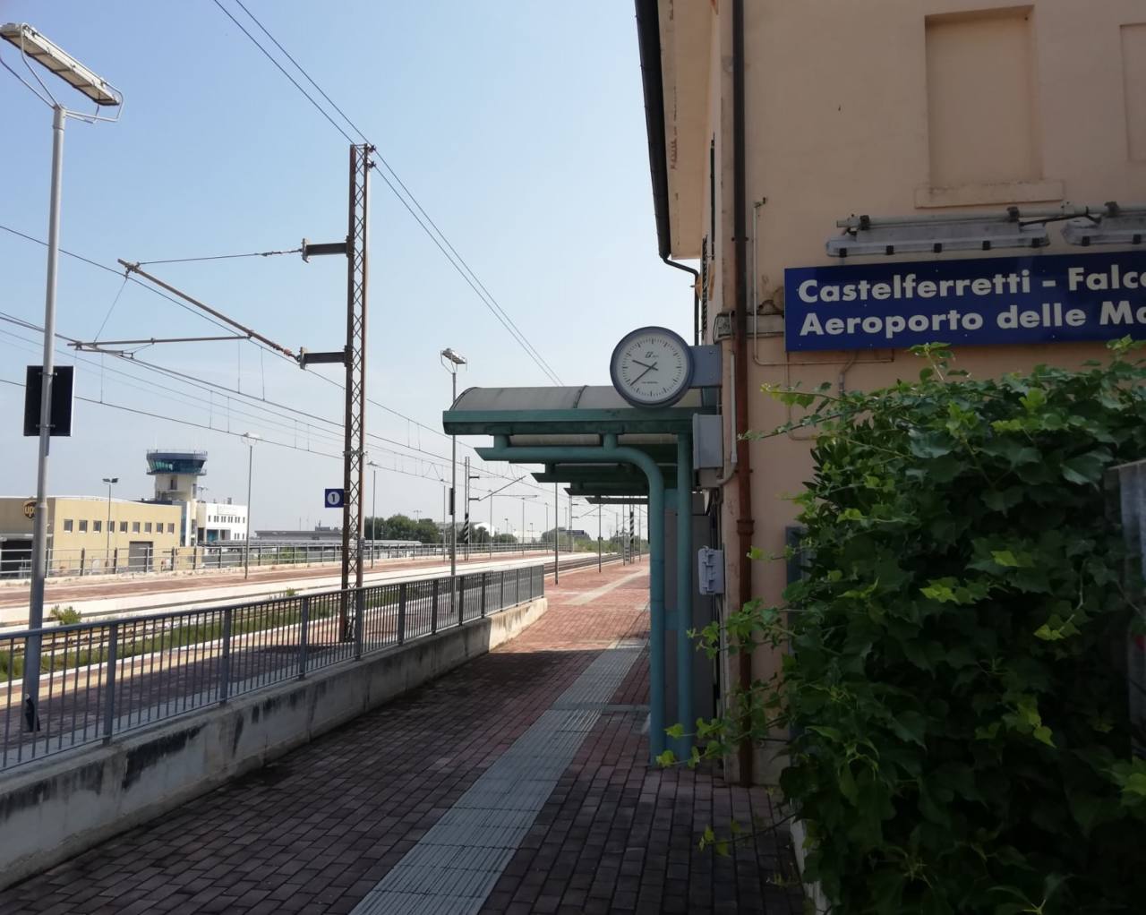Castelferretti-Falconara Marche Airport (Castelferretti-Falconara Aeroporto delle Marche) Station