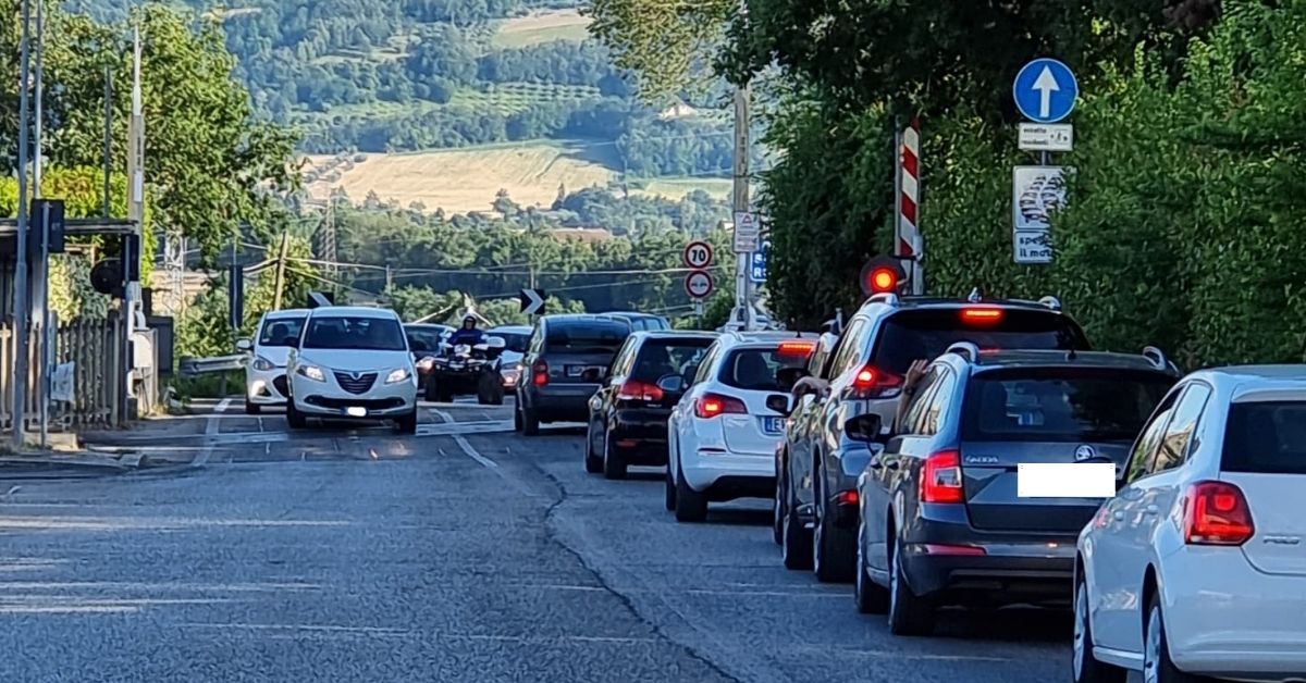 Macerata, il passaggio livello di via Roma